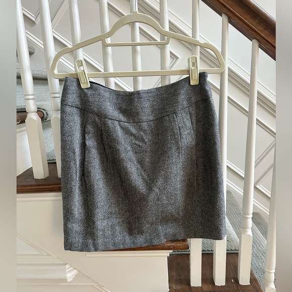 Grey wool mini skirt Loft, size 6 - Picture 2 of 7